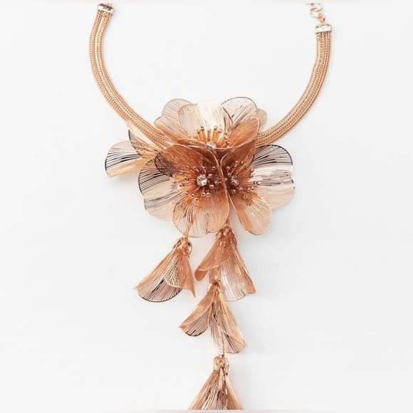 ZARA Cascading floral necklace gold NWT - Picture 1 of 6